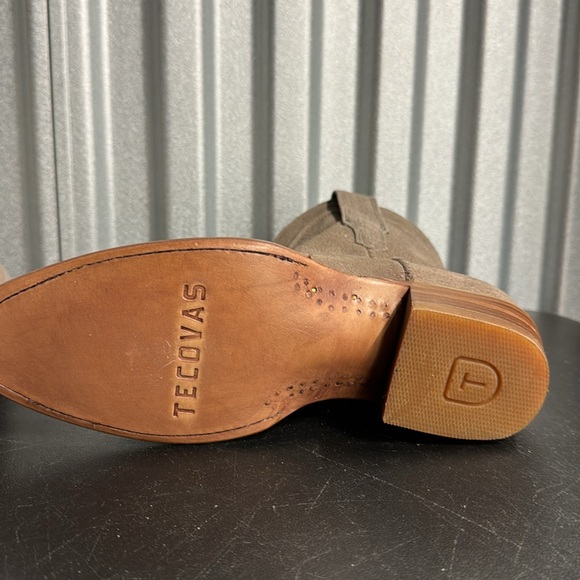 Handmade leather boots. Tecovas. Grey, suede booties. Size: 6 1/2 - Picture 12 of 13